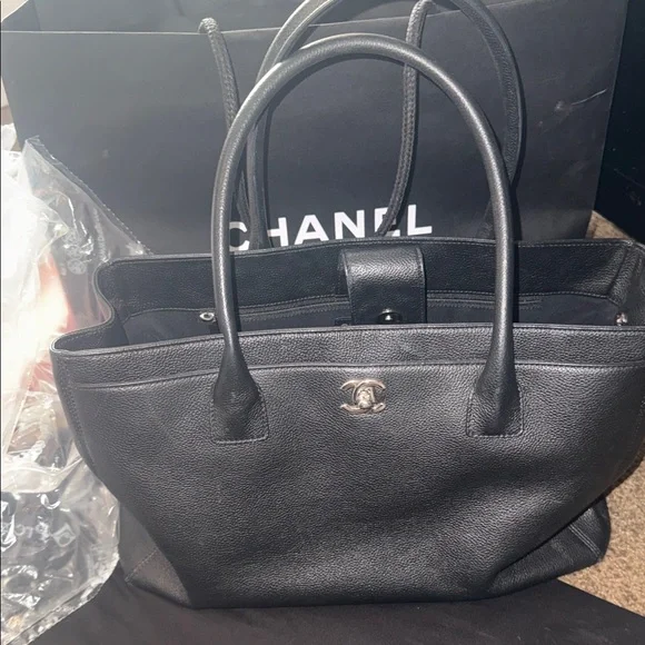 Chanel Executive Black Tote Bag - Picture 13 of 16